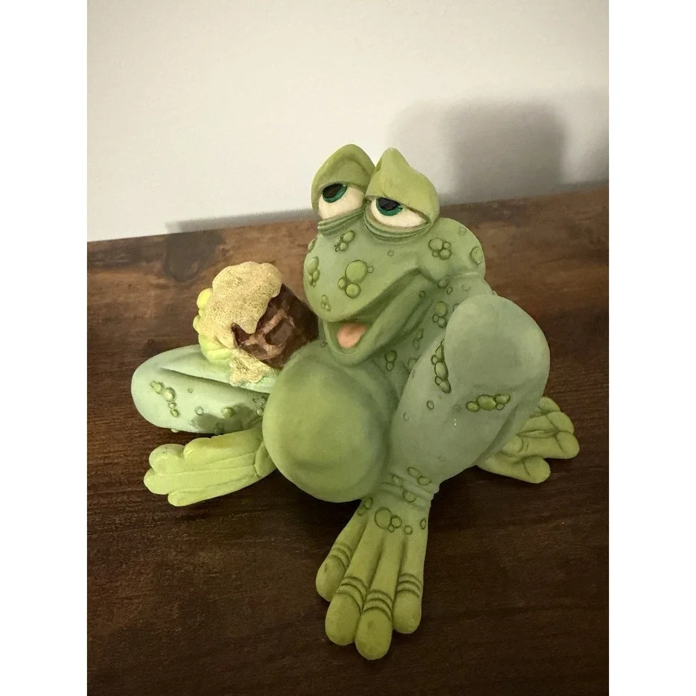 Vintage 1994 Sprigz‎ Frog Figurine Holding Honeycomb Thailand